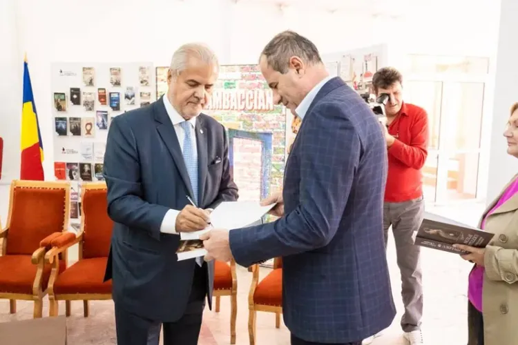 Marian Neacsu si mentorul său, Adrian Năstase Foto: Facebook