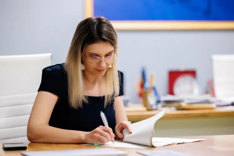 Directorii Romsilva se prefăceau că muncesc la vânători gratuite alături de „invitați speciali” - Diana Buzoianu