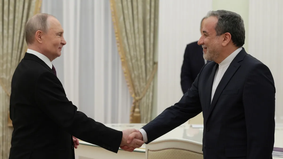 Iranul cumpără sisteme antiaeriene din Rusia (sursa: kremlin.ru)