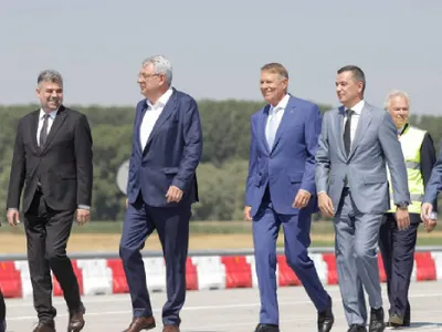 Încă o nenorocire pe podul de la Brăila: infiltrații de apă, în asfalt, deși nu a plouat Foto: Inquam/George Calin