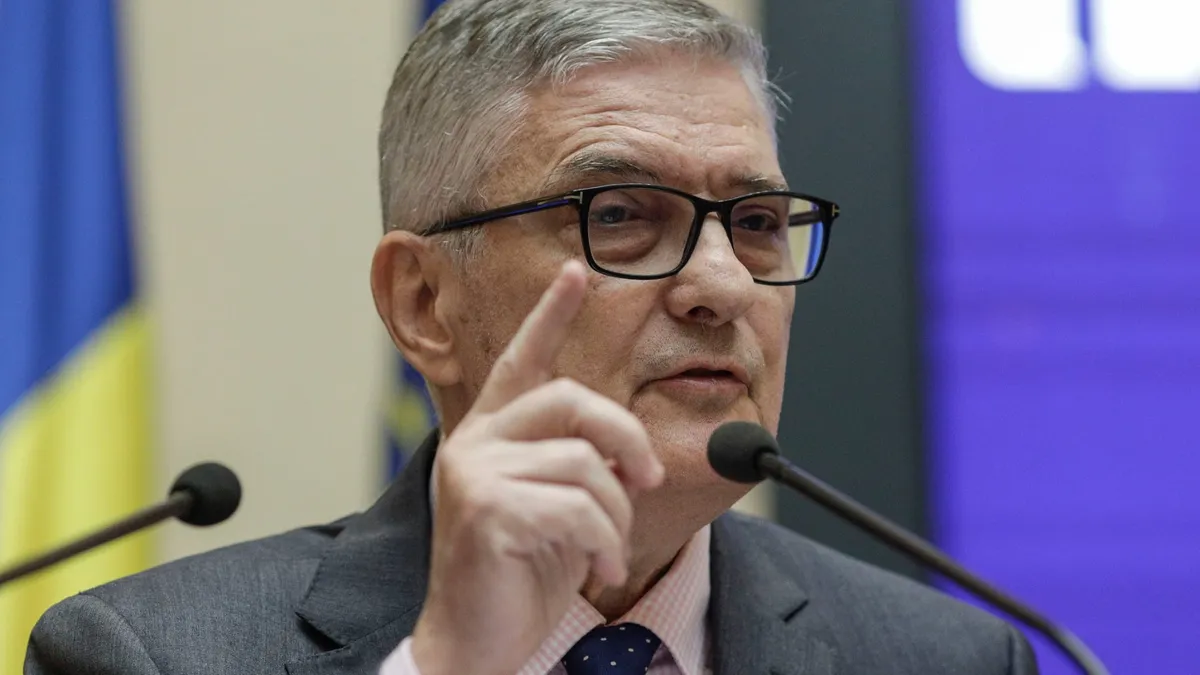 Liberalul Dăianu, președintele Consiliului Fiscal, susține că trebuie crescute taxele Foto: Inquam/Octav Ganea