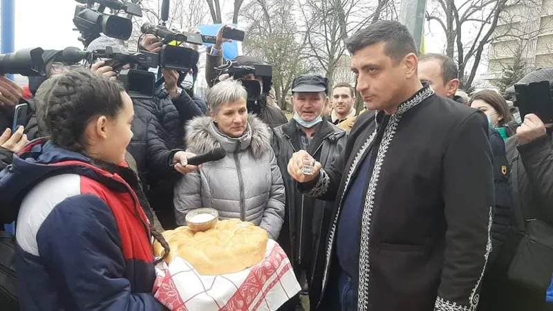 George Simion face apel la români să-i completeze meniul de la nuntă Foto: Facebook