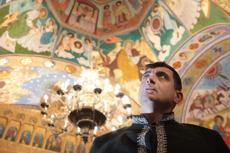 Monstruoasa rețea de pe Facebook care, între rugăciuni și meme-uri, promovează mesajele suveraniste Foto: Facebook