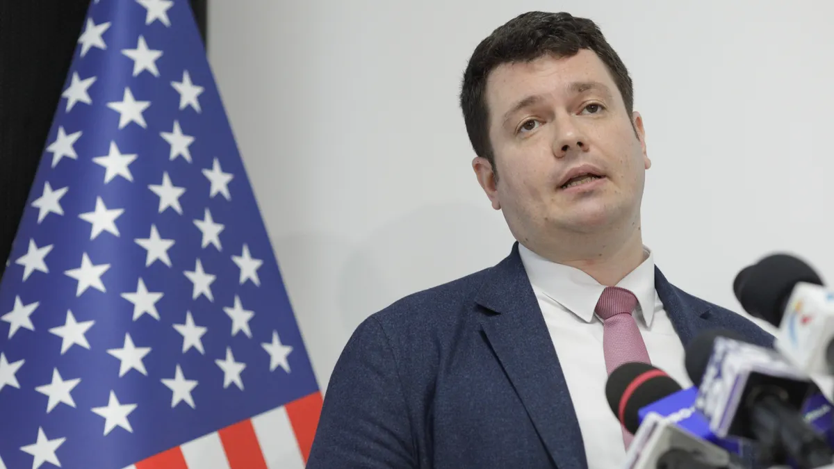 Cumul enorm salariu-pensie la Nuclearelectrica (sursa: Inquam Photos/George Călin)