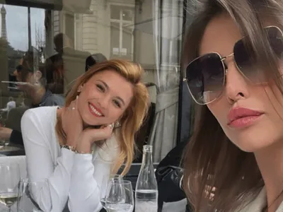 Sorina Docuz-Stan (stânga), apropiata lui Marcel Ciolacu, la Paris cu beneficiara banilor PSD pentru presă, Roxana Ilie (sursa: Instagram/Roxana Ilie)