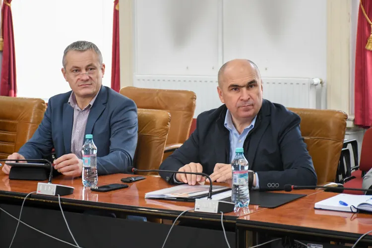 Bolojan, critici indirecte către conducerea PNL Foto: Facebook CJ Bihor