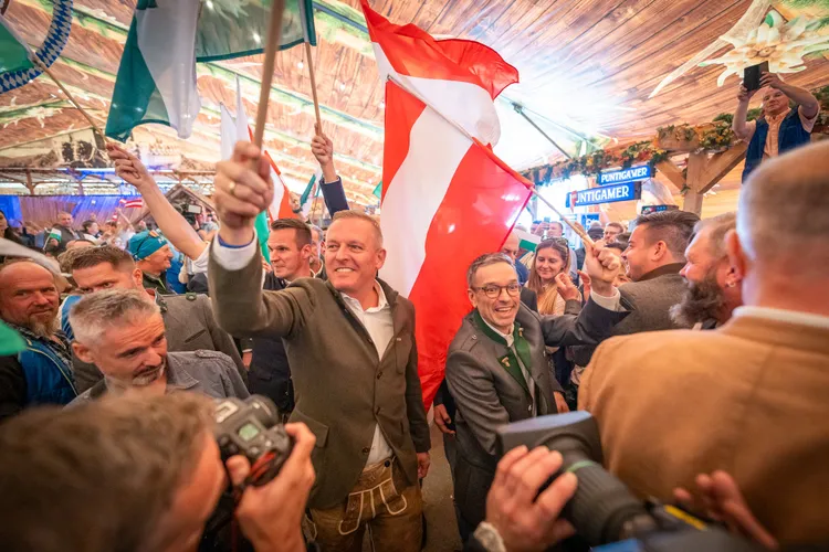 Extrema dreaptă, scor-record în Austria și în alegerile locale, după ce a câștigat alegerile parlamentare federale