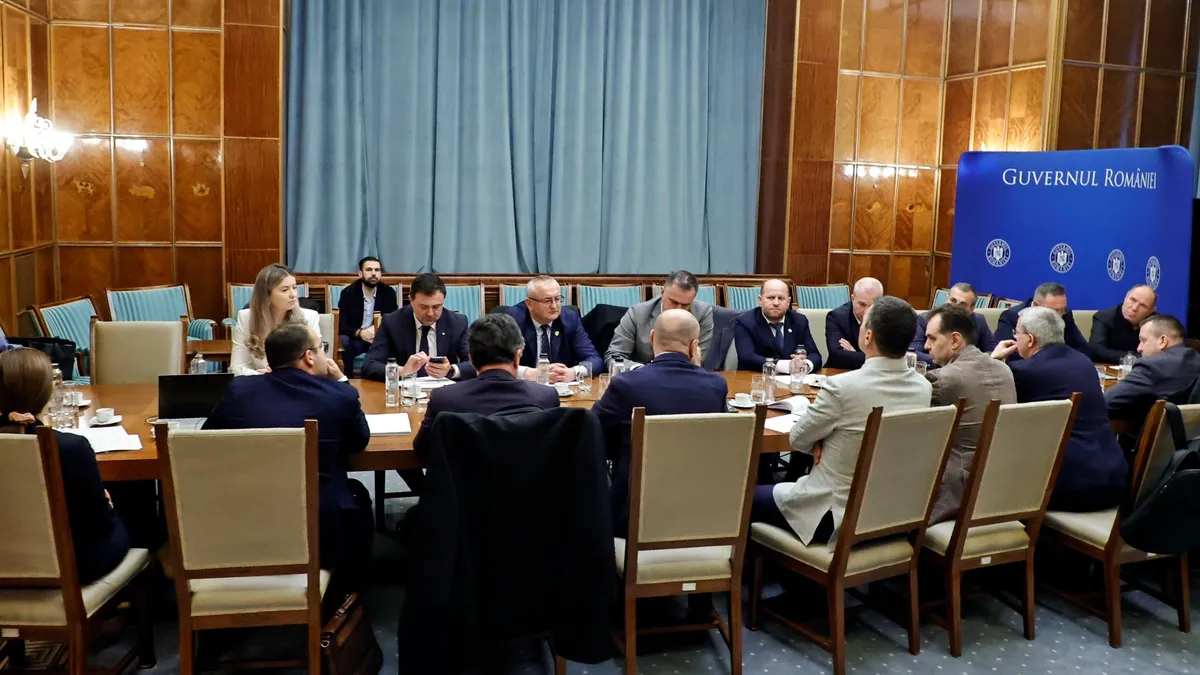 Bolojan explică dezastrul financiar din administrația locală: abia colectează o treime din salarii Foto: Facebook