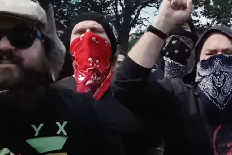 Ungaria vrea Antifa declarată organizație teroristă (sursa: Youtube/Vice News)