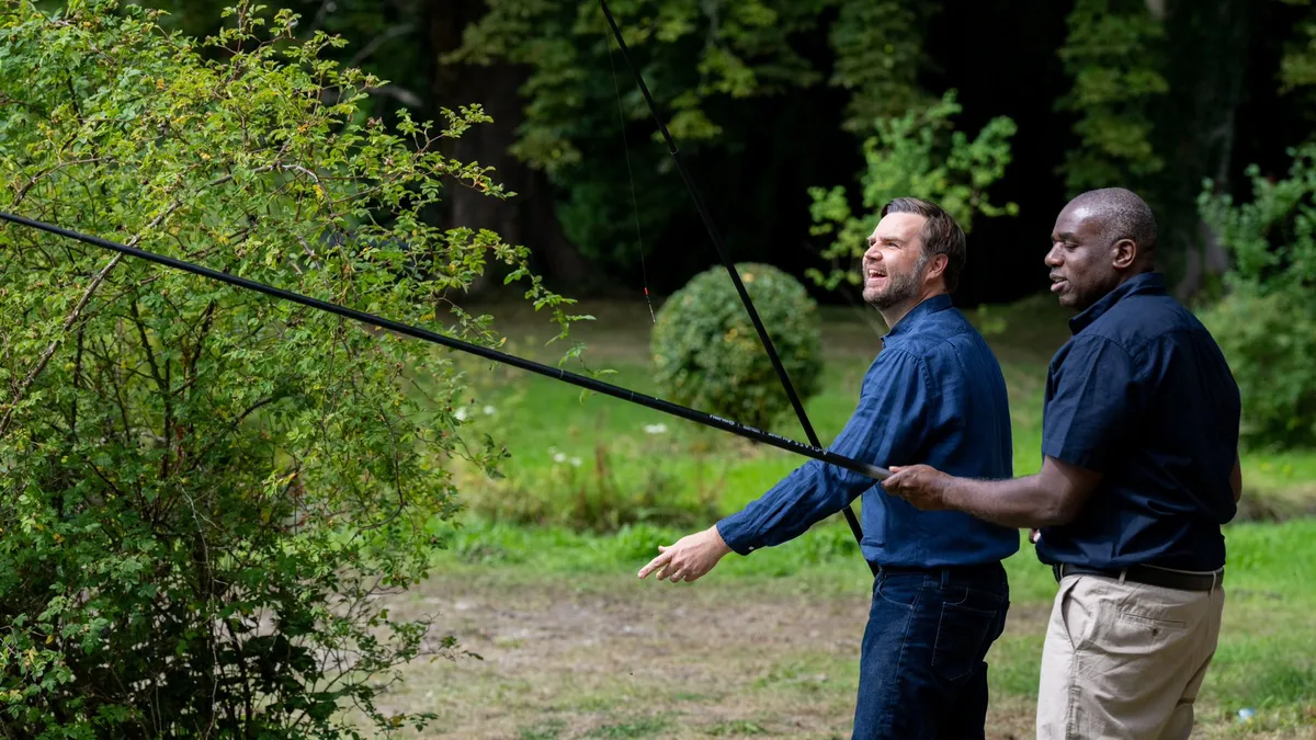 JD Vance tulbură liniștea din Oxfordshire (sursa: Facebook/Vice President JD Vance)