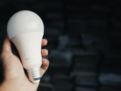 Prețul energiei electrice crește de la 1 noiembrie (sursa: Pexels/Nothing Ahead)