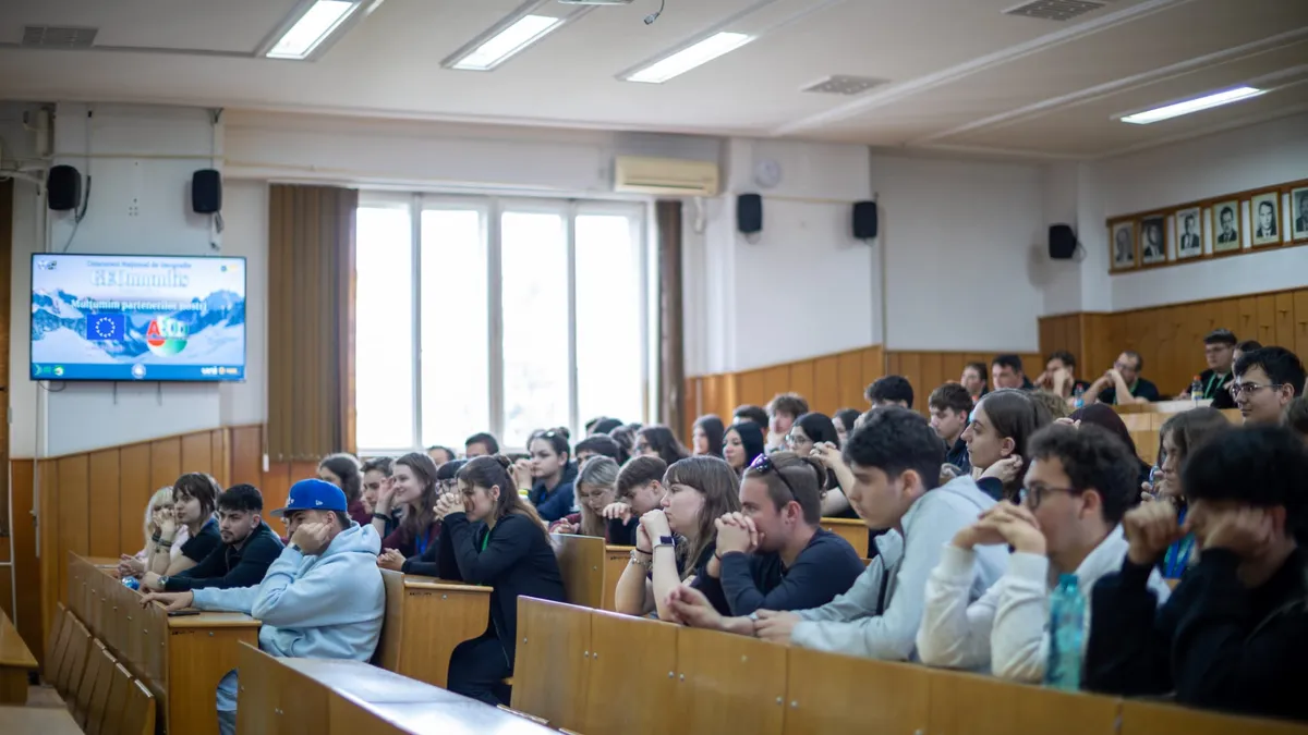 Mulți studenți vor promovare, nu performanță (sursa: Facebook/Universitatea „Alexandru Ioan Cuza” din Iași)