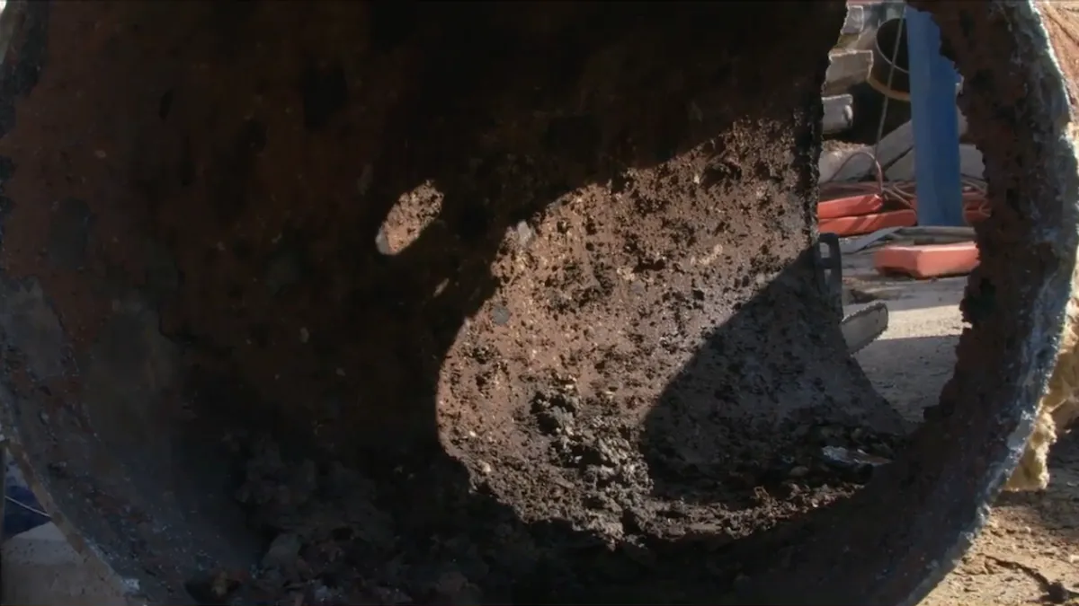 „Vulcanii noroioși” din București, blestemul termoficării (sursa: Green News)