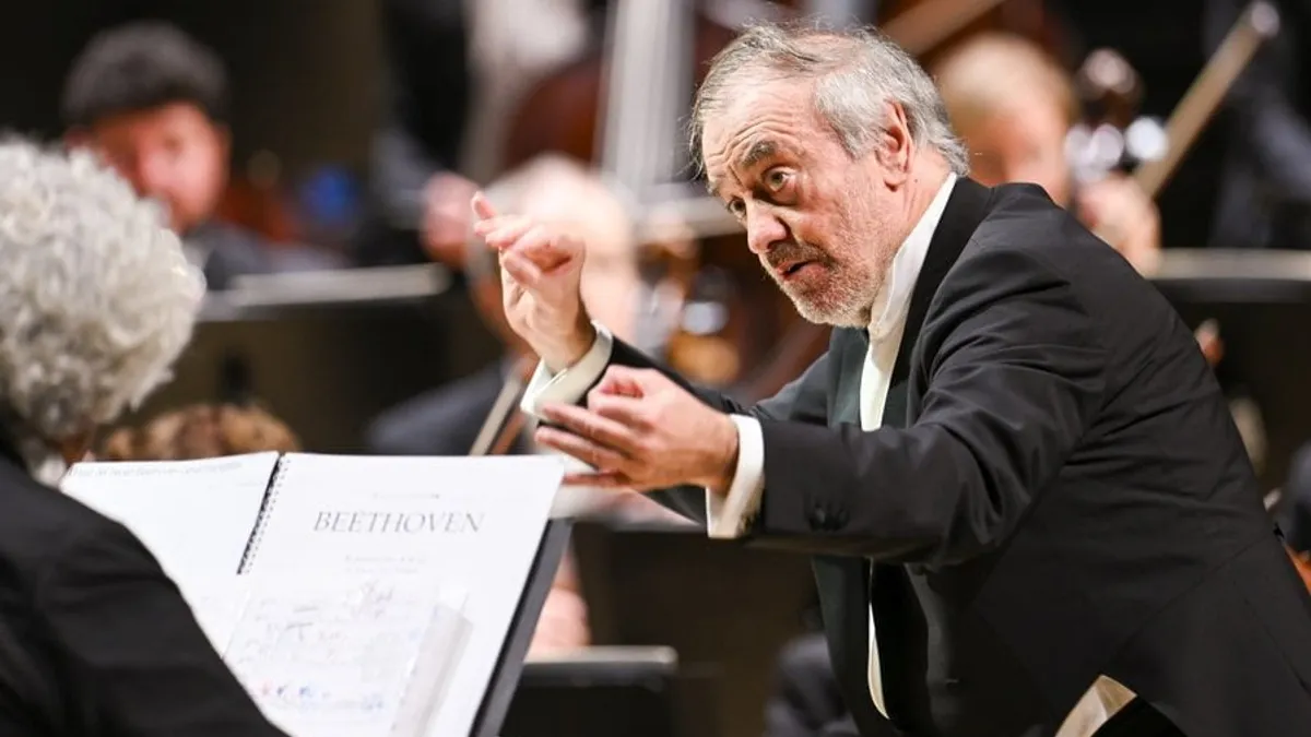 Dirijorul rus Valeri Gherghiev, fan Putin, înlocuit de Carnegie Hall. Sursă imagine: Twitter Standtmagazin