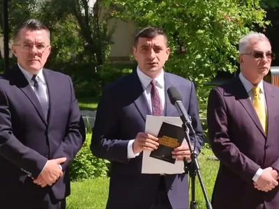 AUR răspunde pozitiv propunerii lui Grindeanu de a coopera: „Dacă ne face o invitaţie, ne ducem”