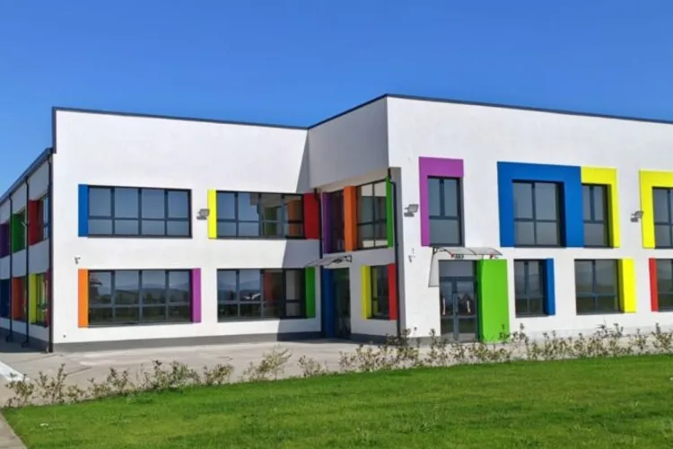 O primărie a cumpărat o grădiniță (sursa: ziaruldeiasi.ro)