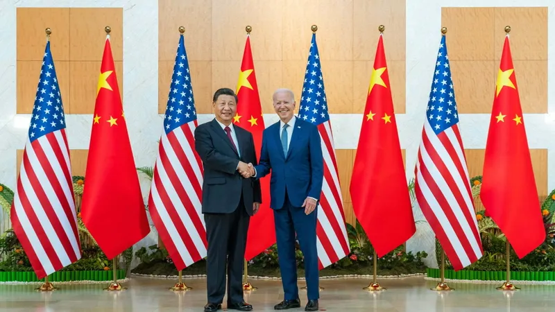 SUA interzic echipamentele chineze de telecomunicații (sursa: Facebook/The White House)