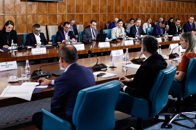 Cât costă tratația oferită în ședințele de Guvern Foto: Facebook