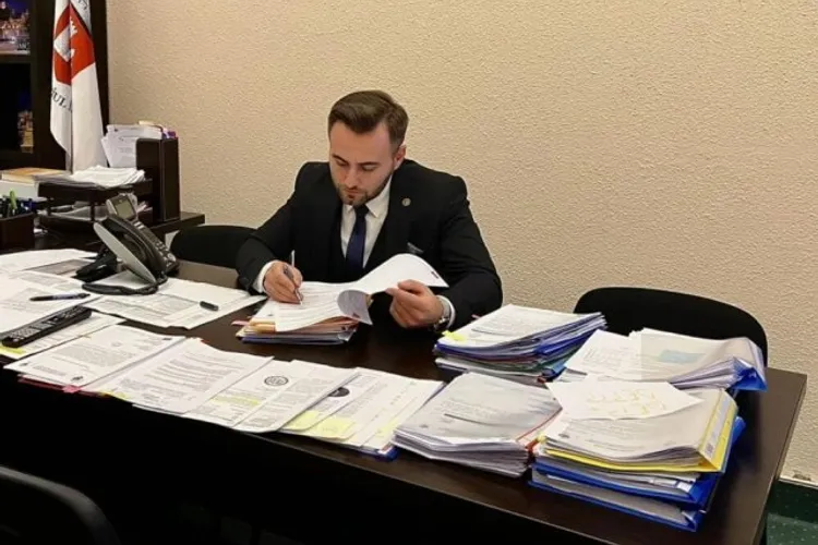 Trădătorul USR care i-a dat Iașiul lui Chirica, bănuit de Curtea de Conturi că a suplimentat un contract imens fără nici un motiv