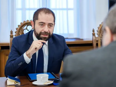 Consilierul prezidențial Burnete cheamă investitorii străini și cere reforma administrativă Foto: Facebook