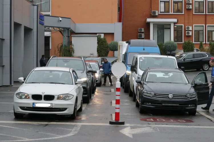 Românii cumpără masiv mașini second hand (sursa: Facebook/Registrul Auto Român Oficial)