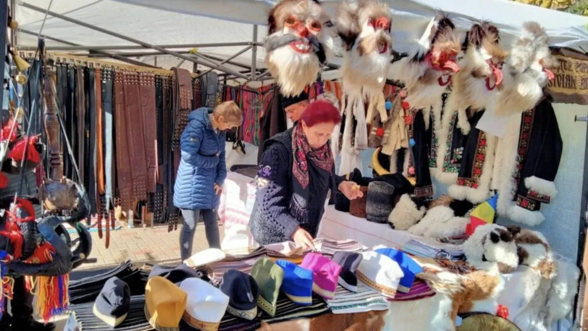 Căciuli „dacice”, furate de niște adolescenți (sursa: ziaruldeiasi.ro)