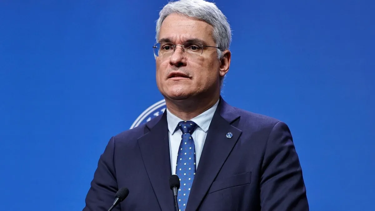 Pîslaru critică tertipul concediului paternal (sursa: Facebook/Dragoș Pîslaru)