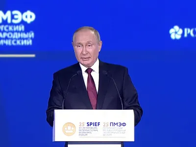 Putin, nevoit să-şi amâne discursul la Forumul de la Sankt Petersburg, din cauza unui atac cibernetic Foto: News.ro