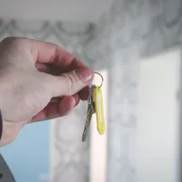 Proprietarii care închiriază apartamentul unui cetățean străin pot fi amendați: ce notificare nu trebuie omisă