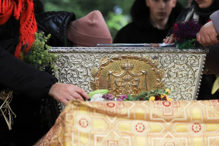 Mii de credincioși la moaștele Sfintei Parascheva (sursa: Inquam Photos/Miruna Turbatu)