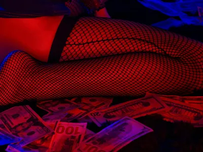 Statul ar putea încasa sute de milioane de euro anual din taxarea prostituției. Cum se face calculul (sursa: Pexels/SirMazing Photography)