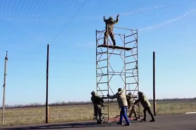 Un sat de pescari bretoni îi ajută pe ucraineni să captureze dronele rusești Foto: Captură video