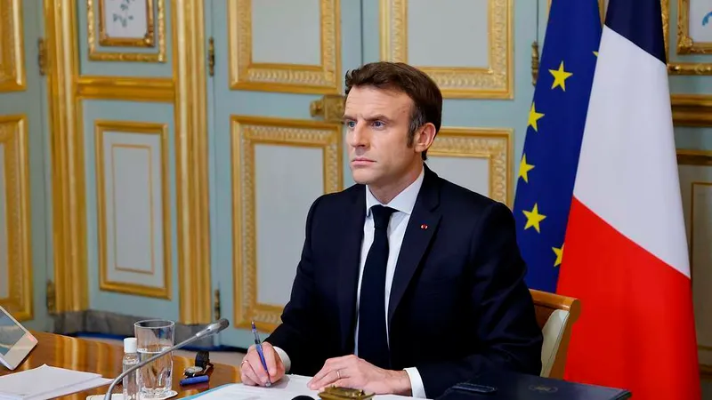 Macron strâns cu ușa de opoziție(sursa: TASS)