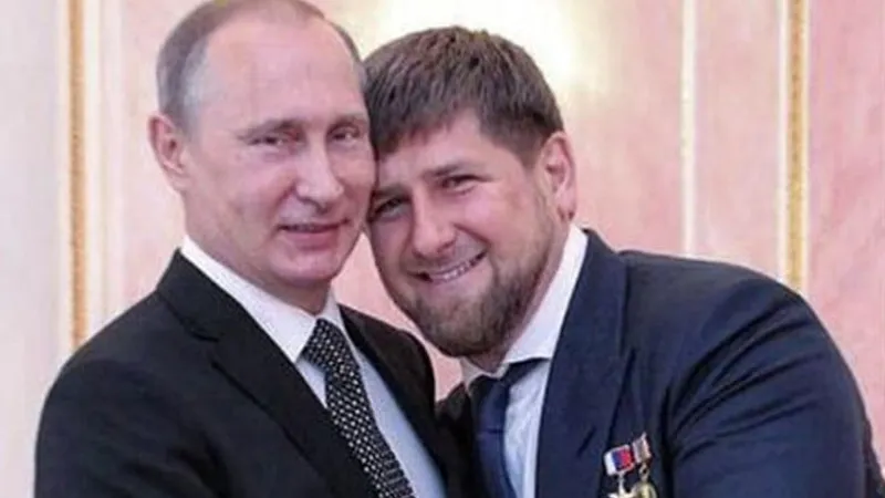 Kadârov, cecenul favorit de la curtea lui Putin, face box cu echipamente Louis Vuitton Foto: Kremlin.ru