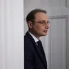 VIDEO Prisacariu și Marian se întreabă, la podcastul „Cum e, de fapt?”, dacă Niculescu rezistă pretențiilor PSD