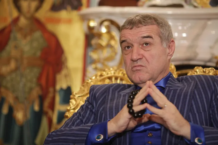 Penalul Gigi Becali a citit slujba la Catedrala Patriarhală Foto: Inquam/ Octav Ganea