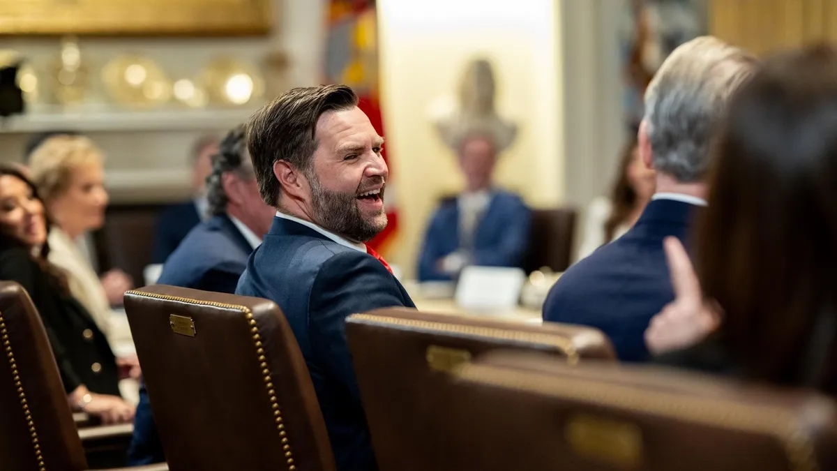 Acordul de pace nemulțumește ambele tabere (sursa: Facebook/The White House)