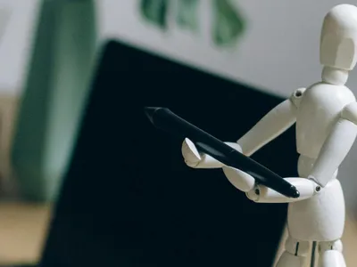 Joburi după facultate amenințate de AI (sursa: Pexels/Nataliya Vaitkevich)