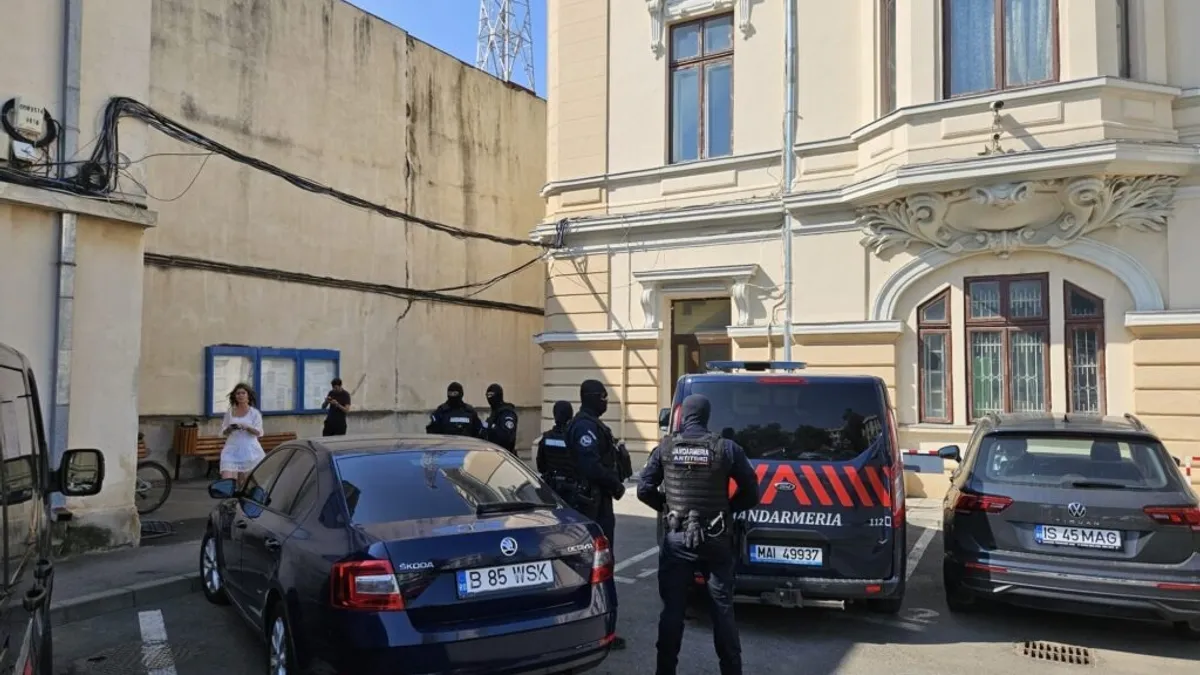 Funcționari pensionari angajați ilegal la stat (sursa: ziaruldeiasi.ro)