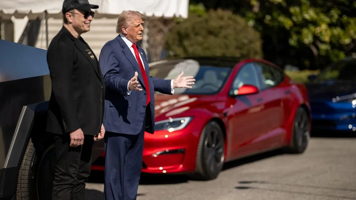 Trump relaxează taxele pentru industria auto (sursa: Facebook/The White House)
