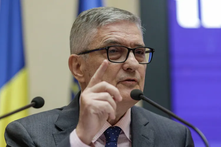 Liberalul Dăianu, președintele Consiliului Fiscal, susține că trebuie crescute taxele Foto: Inquam/Octav Ganea