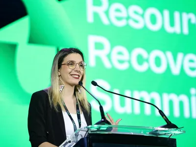 Reprezentanții Ministerului Mediu în conducerea RetuRO SGR iau câte 90.000 de lei anual ca să închidă ochii (sursa: Facebook/Ministerul Mediului)