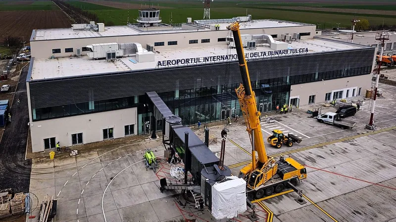 Câți pasageri au trecut prin cel mai penibil aeroport din România Foto: Facebook Centrul de promovare turistica Tulcea