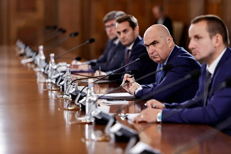 Guvernul își asumă răspunderea în Parlament (sursa: Facebook/Guvernul României)