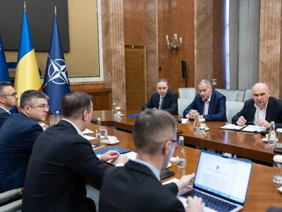 Guvernul va limita adaosul comercial la carburanți, dar nu va reduce accizele Foto: Guvernul României