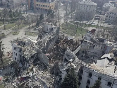 Circa 600 de oameni au murit în bombardamentul asupra teatrului din Mariupol Foto: Twitter
