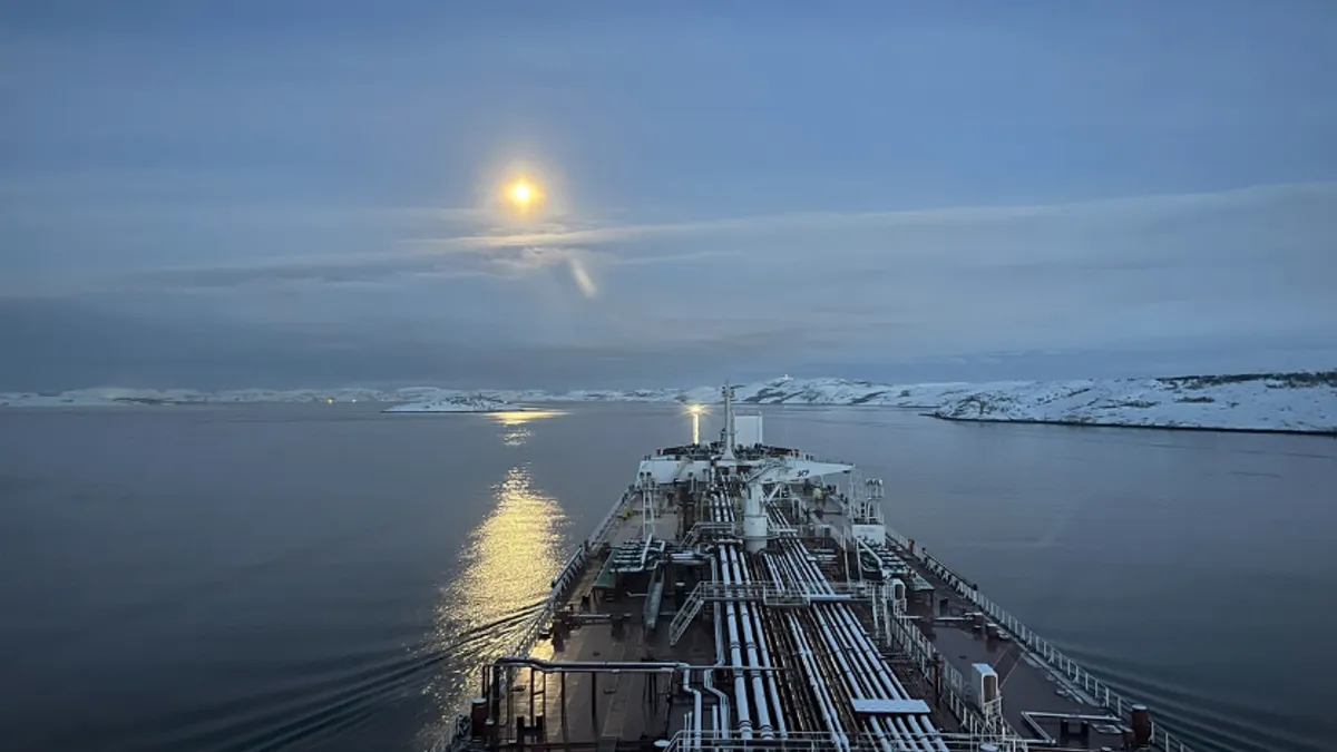 Petrolul rusesc, refuzat de rafinăriile indiene (sursa: VK/PAO Sovcomflot)