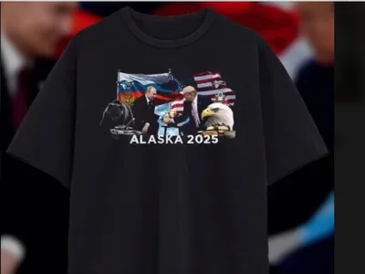 Tricouri suvenir cu Putin și Trump (sursa: 1prime.ru)