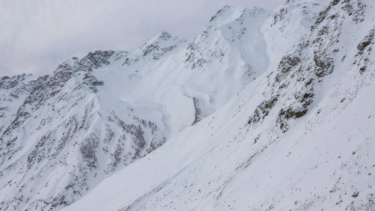 Risc de avalanșă în Carpații Meridionali (sursa: Pexels/asif khan)