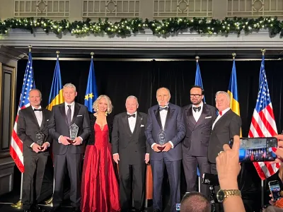 Cătălin Predoiu, premiat la Washington (sursa: Facebook/Alianța)